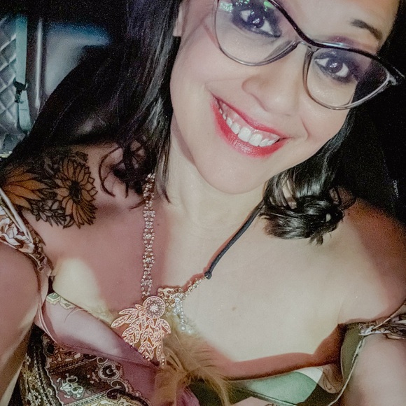 Meet your Posher, Dawnia - Picture 3 of 5